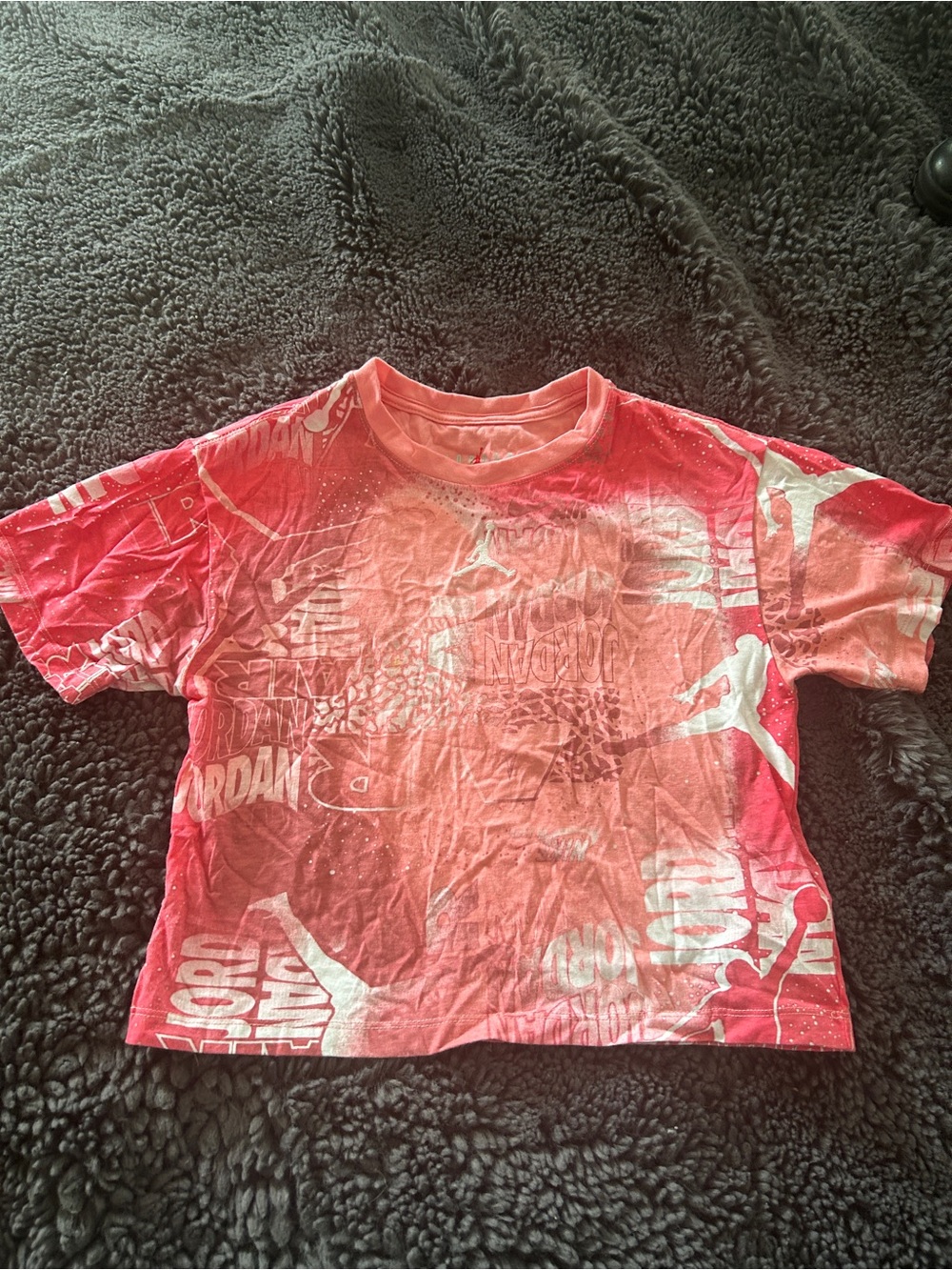 Jordan Kids pinky red and White Graphic Short Sleeve Tee crop